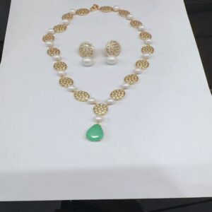 Set Emerald Teardrop Pearl Earring & Necklace Set